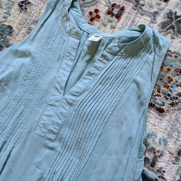 Old Navy Blouse - Picture 2 of 3